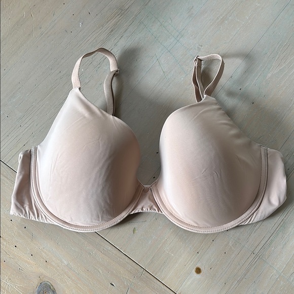 Victoria’s Secret T-Shirt Bra - Picture 1 of 6